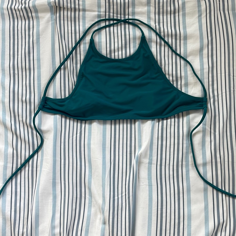 XS Turquoise Volcom Halter Bikini Top!
